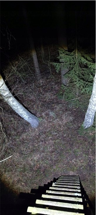 LATARKA SZPERACZ METALOWA BARDZO JASNA MOCNA CREE XHP90 AKUMULATOR USB